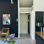 度假居 Modern Near Ellinge *